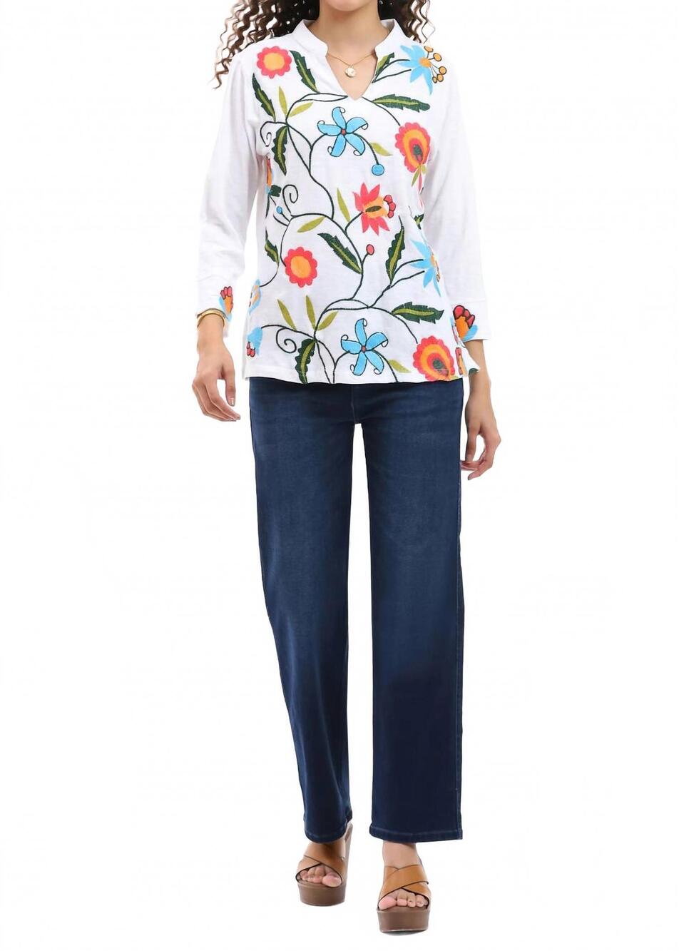 NEW PARSLEY & SAGE embroidered top with v-neck in white